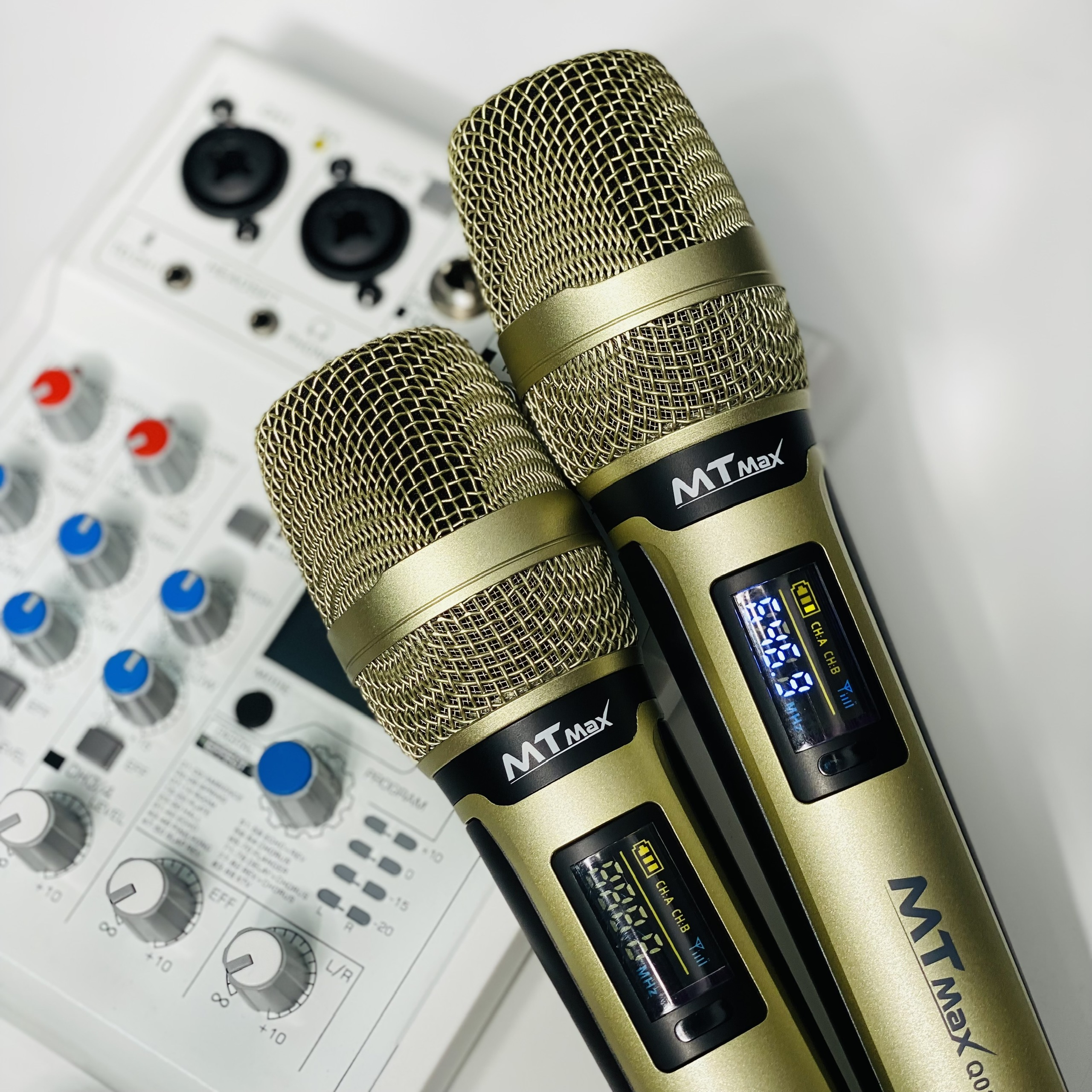 Combo Mixer Thu Âm Livestream Karaoke Mixer E4 và Micro Q02 Chính Hãng Giá Tốt -  Bảo Hành 12 Tháng Hàng Chính Hãng