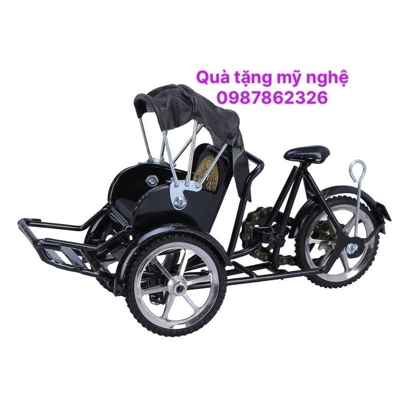 Xích lô sắt lưu niệm
