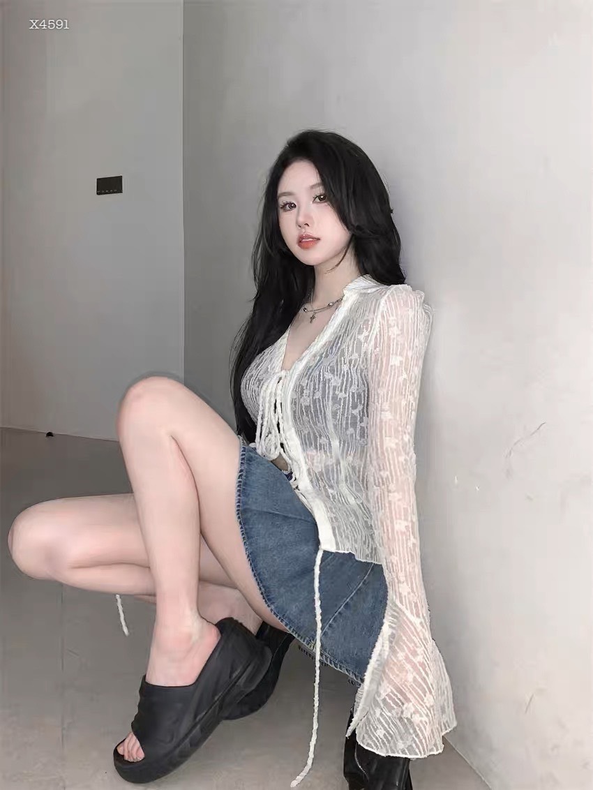 ÁO LƯỚI KIỂU CỔ SƠ MI BUỘC DÂY ÔM BODY TAY DÀI LOE + ÁO CROPTOP BRA THUN DÂY ĐEN CƠ BẢN ĐI TIỆC ĐI CHƠI DẠO PHỐ ĐI BIỂN