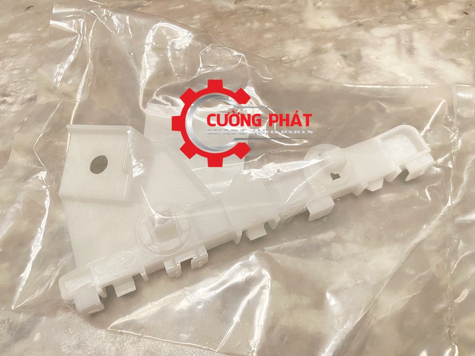 Giá cài cản trước Mitsubishi Mirage 6400G485, 6400G486