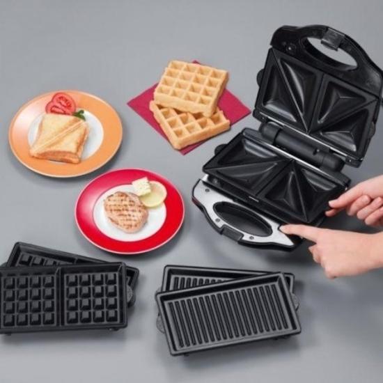 Máy làm bánh kẹp tàn ong Waffle Sandwich Hotdog 3 trong 1 Tiross TS513 - Hàng chính hãng