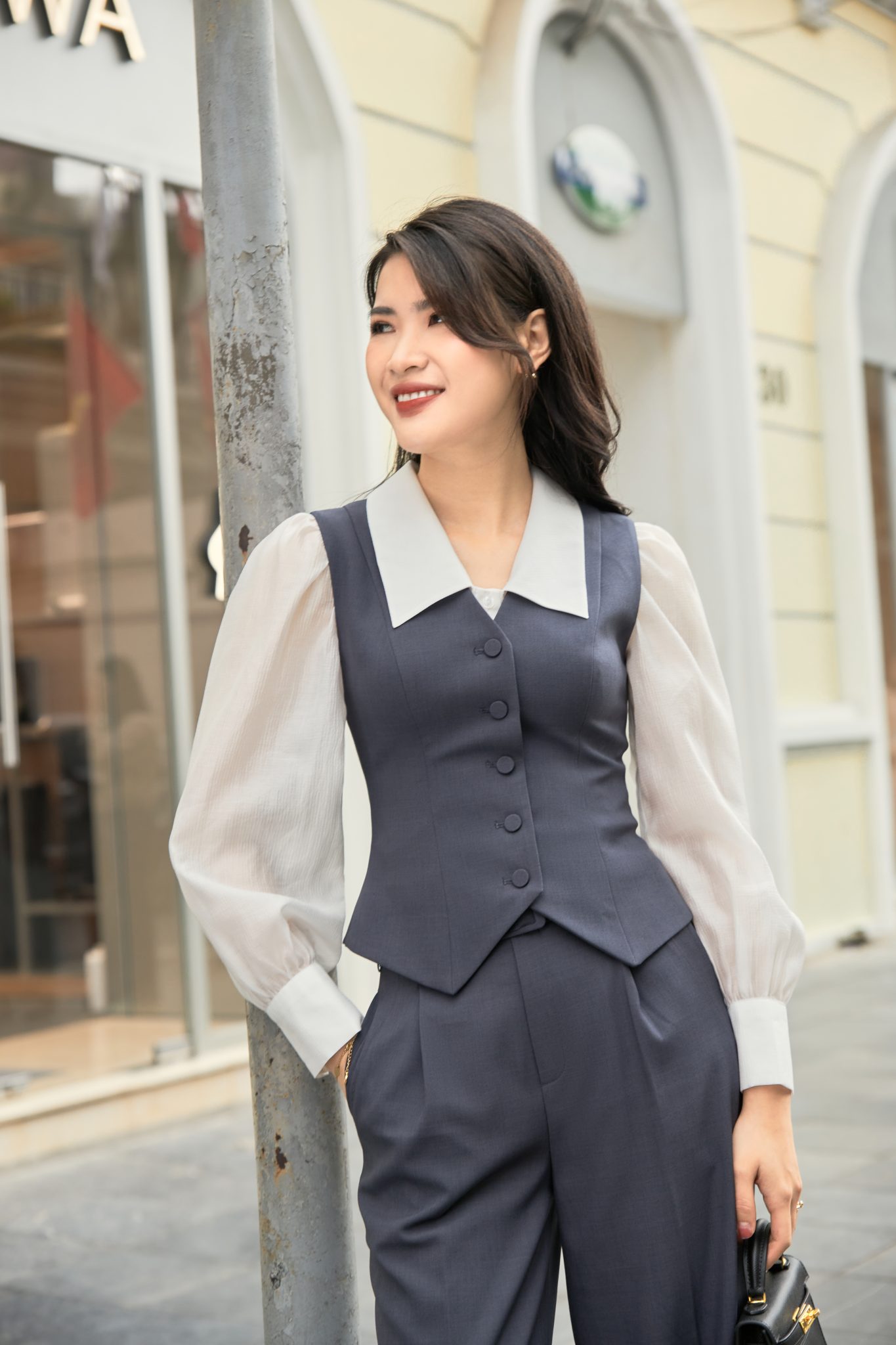 Eloise Trouser Quần cạp liền cao có đai eo, có túi hai bên