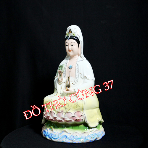 TƯỢNG QUAN ÂM MEN SỨ