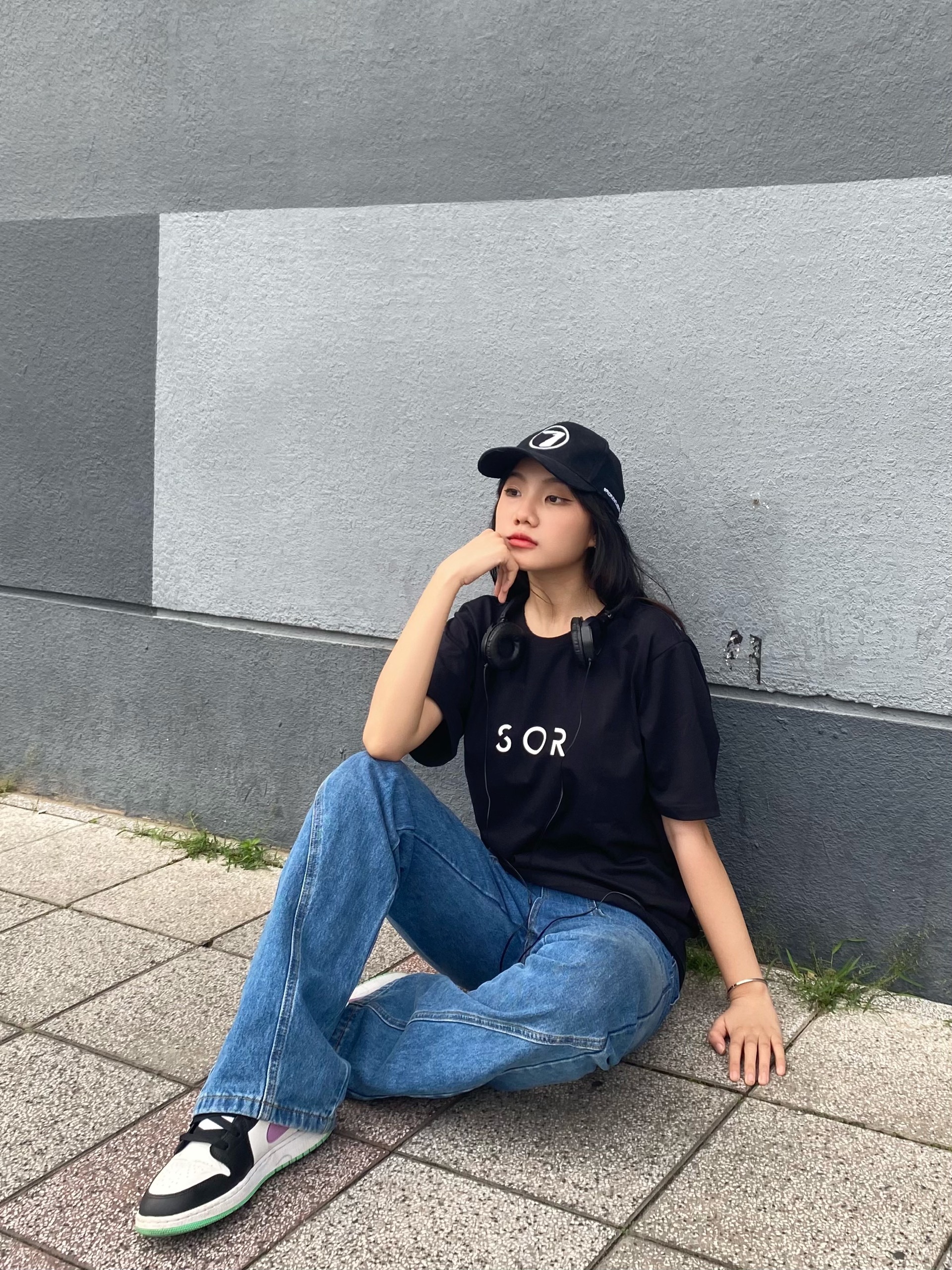 Áo thun basic tee tay lỡ unisex phông rộng local brand oversize đen thun trơn cotton 100% 4 chiều thoáng mát | SOURIRE