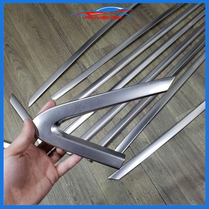 Bộ nẹp viền chân kính, cong kính Inox Carnival 2021-2022-2023 cao cấp như bản đủ trang trí bảo vệ xe hơi