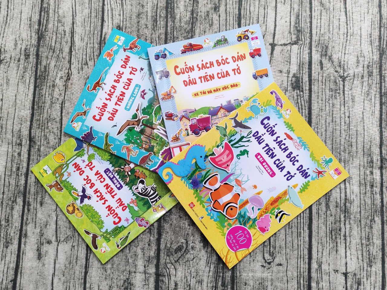 Combo 4 cuốn Cuốn Sách Bóc Dán Đầu Tiên Của Tớ
