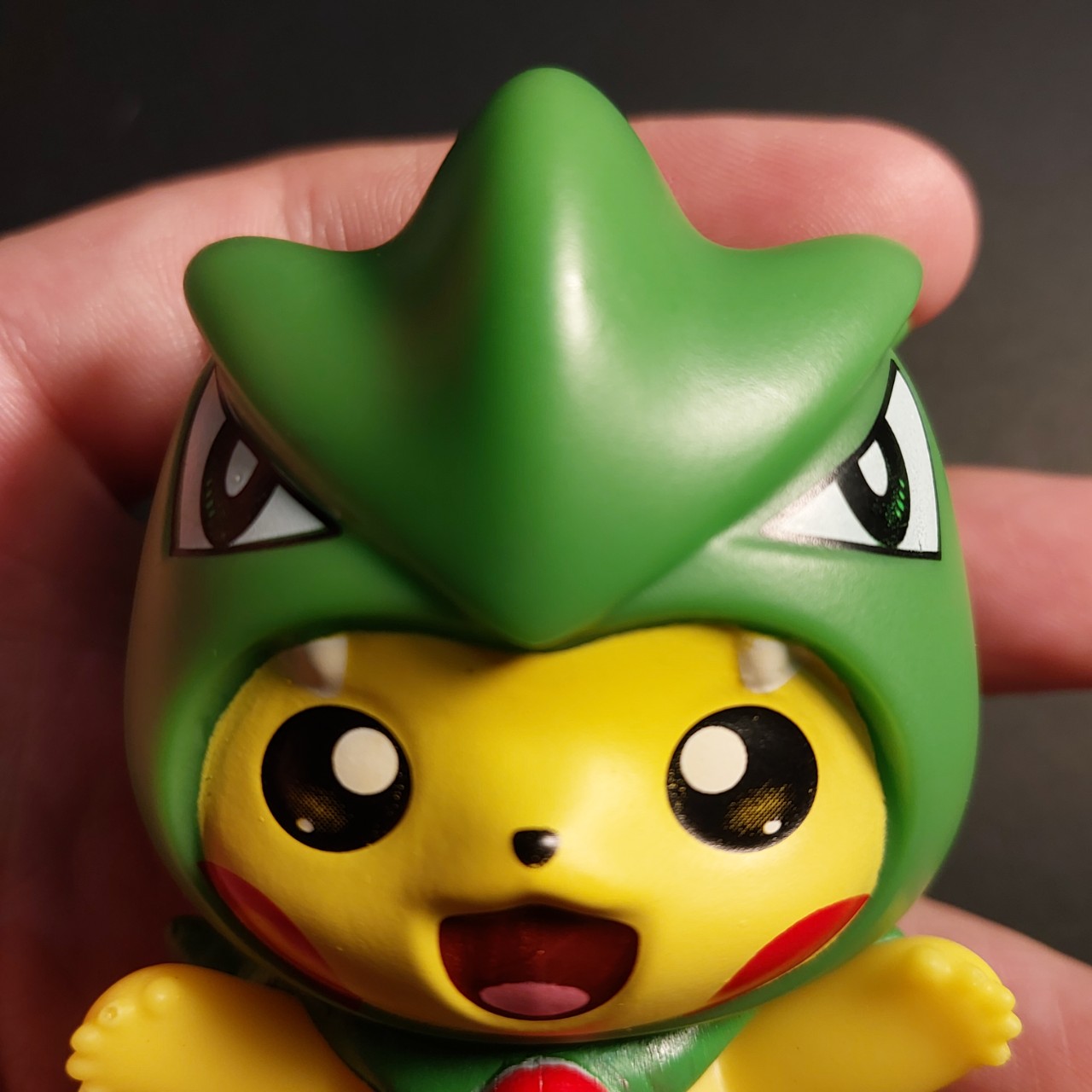 Mô hình gapcha Chibi Pikachu Tyranitar Pokemon khoát áo bạo chúa sa mạt 2059 8-5