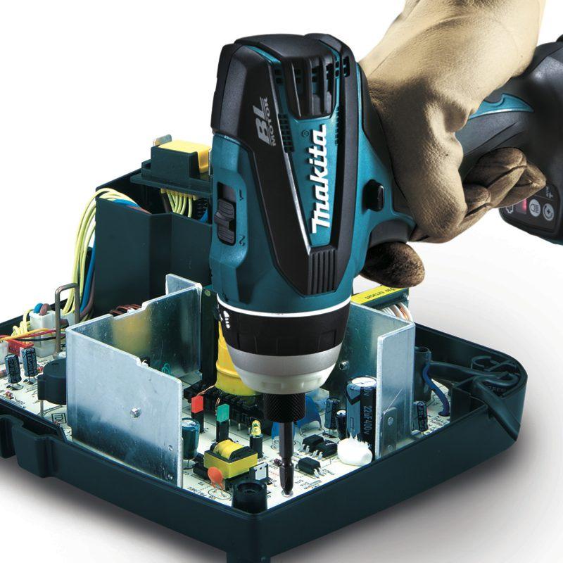 Máy vặn vít 4 chức năng dùng pin 18V Makita DTP141Z | DCSG
