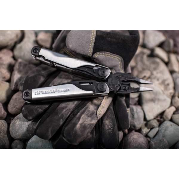 Dụng Cụ Đa Năng Leatherman SURGE BLACK &amp; SILVER (LIMITED EDITION) 20 Tools Hàng Chính Hãng