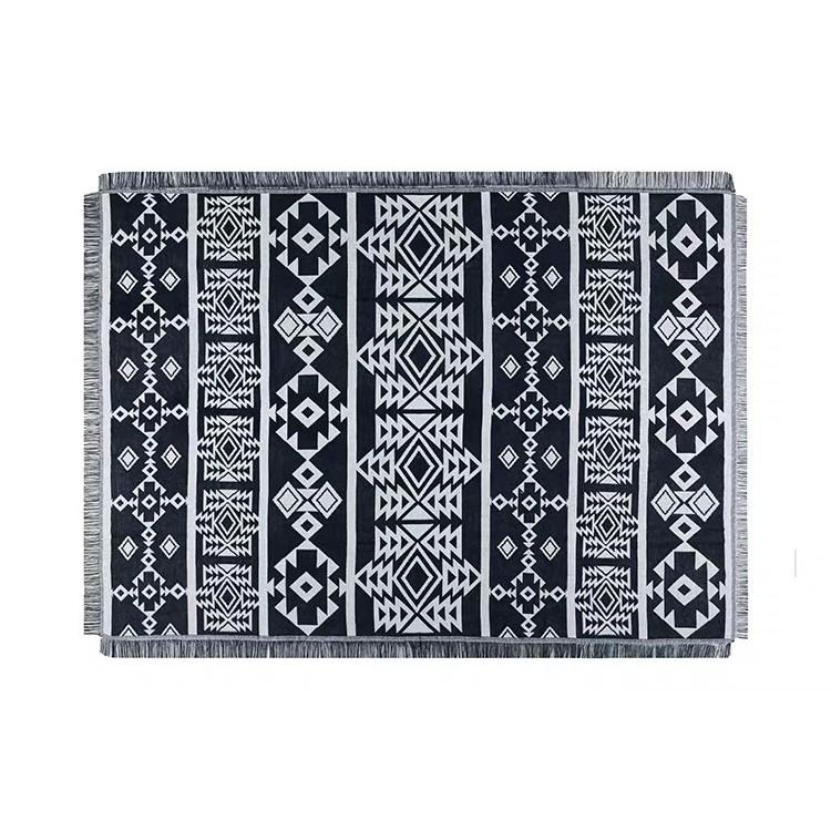 Thảm trải sàn họa tiết thổ cẩm decor phòng phong cách vintage kích thước 90x90cm