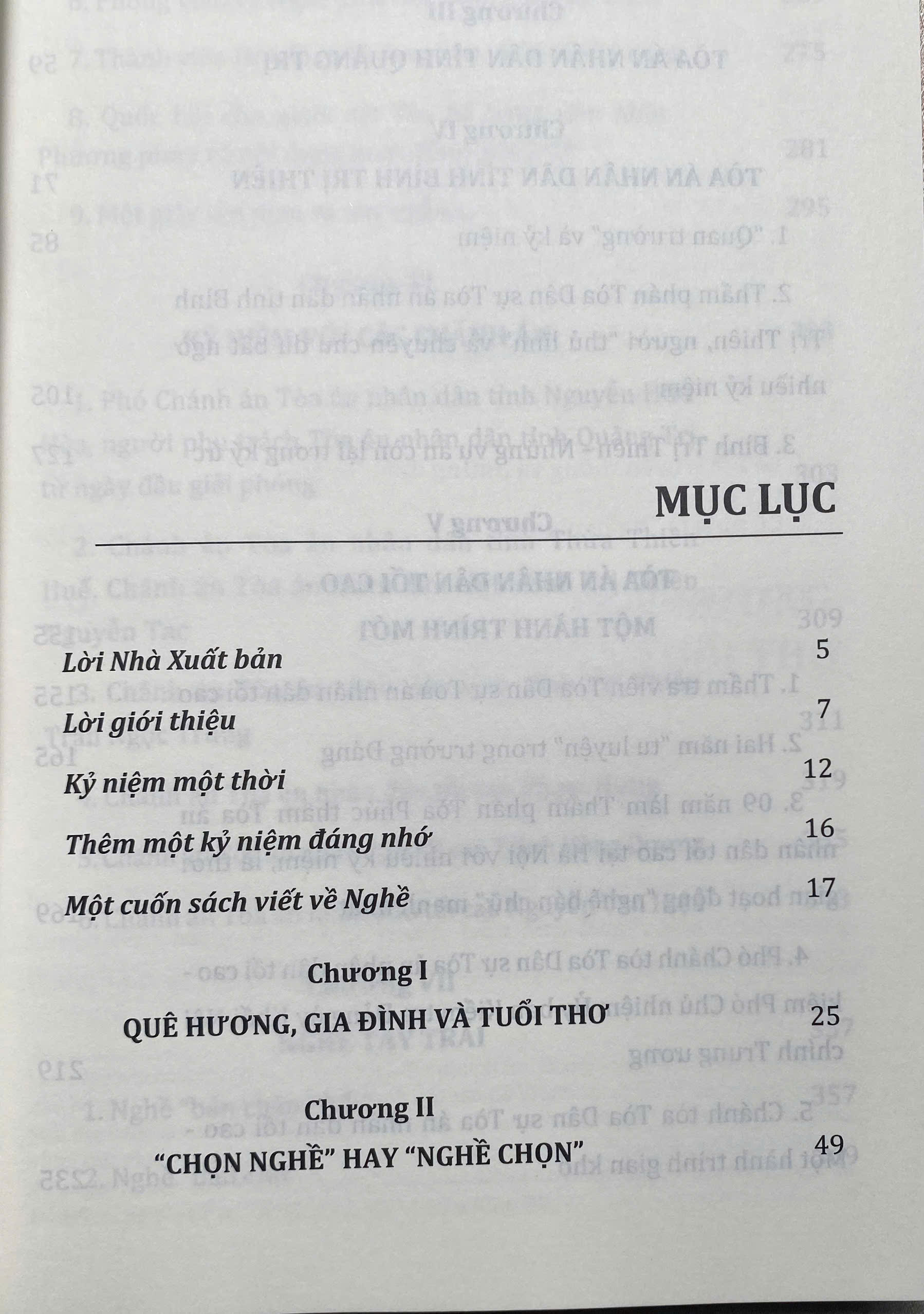 Chuyện Nghề Phán Xử : Những Dòng Chảy Của Ký Ức