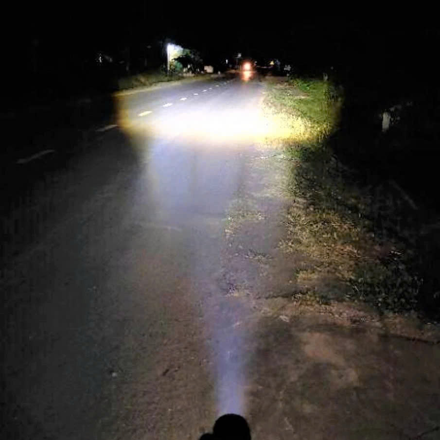 Đèn Trợ Sáng Xe Máy XP60 – Pha Trắng Cốt Vàng, Loại Xịn Chống Nước 100