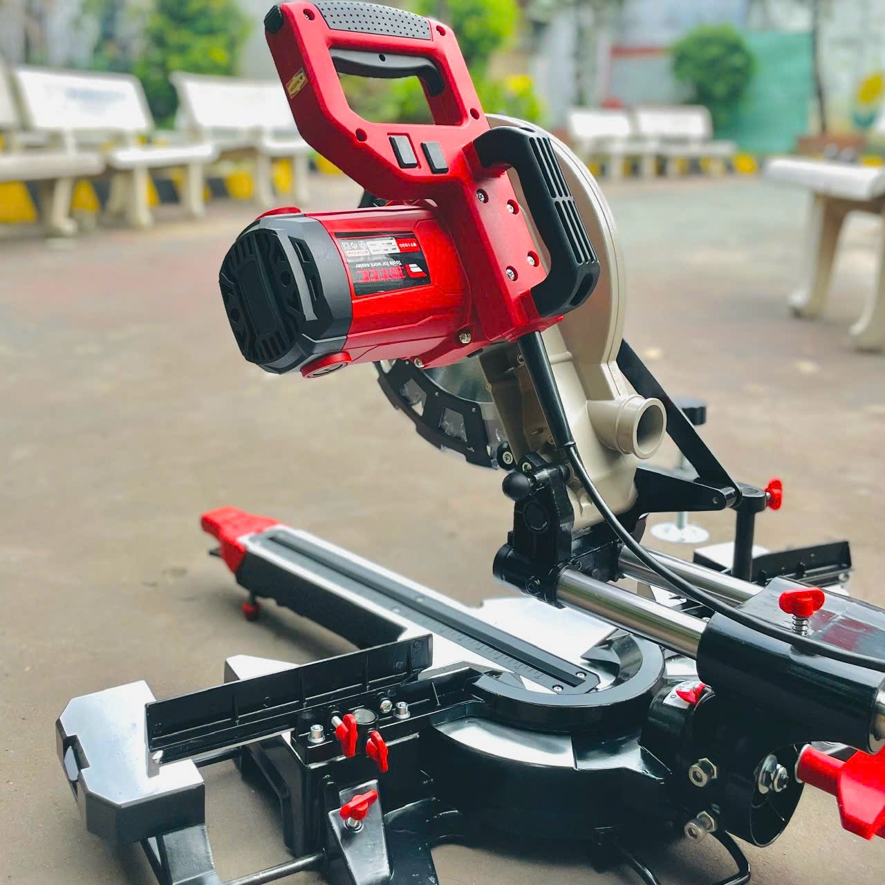 MÁY CẮT ĐA NĂNG THANH TRƯỢT BTEC BT1030 - HÀNG CHÍNH HÃNG + TẶNG LƯỠI CẮT 255M + TẶNG 3 BAO TAY TOLSEN 45006
