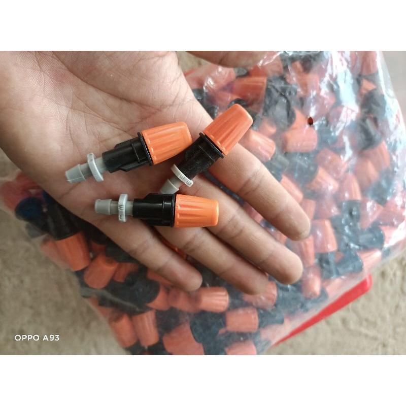 Đầu béc cam phun sương tưới cây làm mát