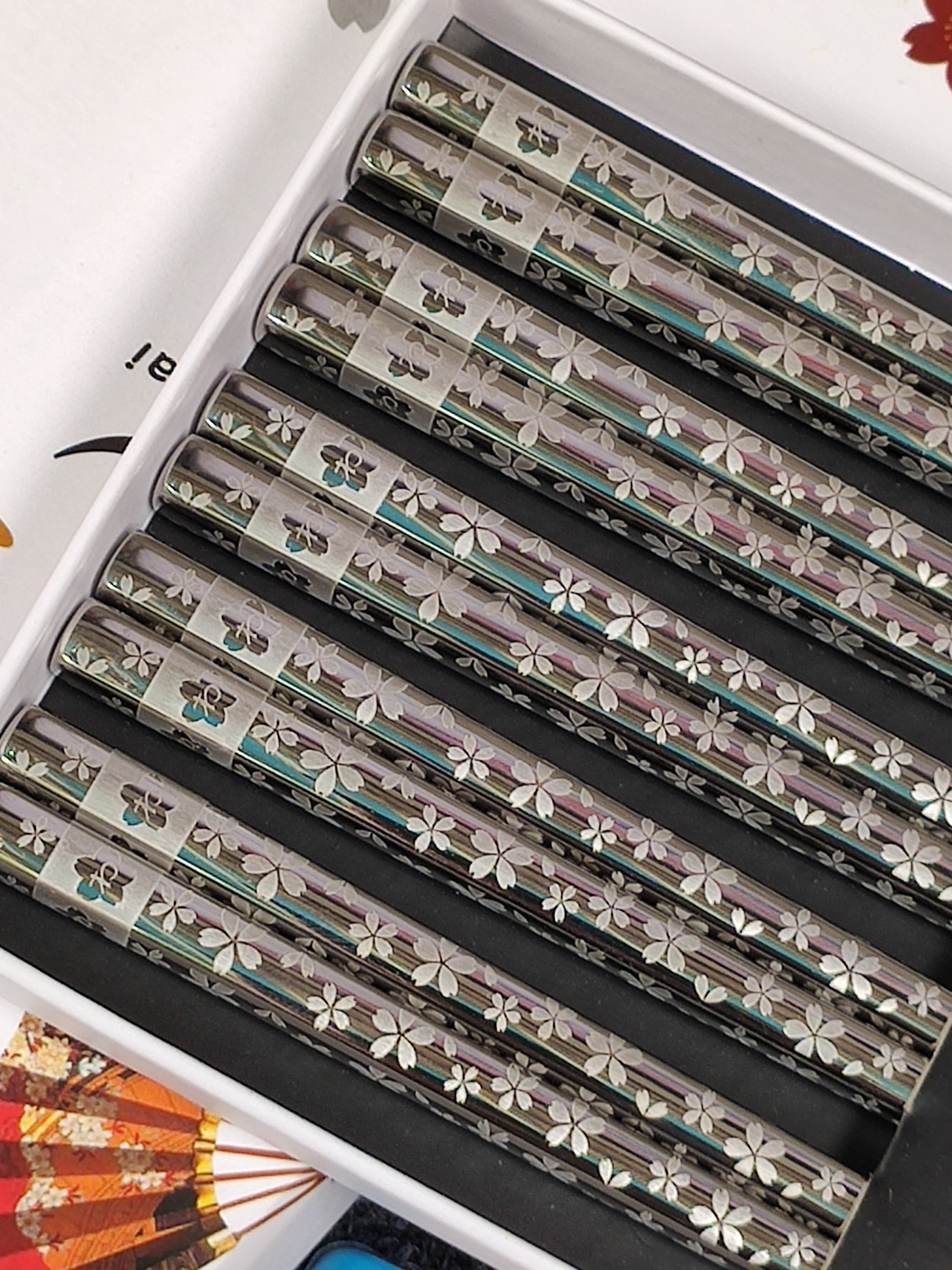 Combo Set 5 đôi đũa Nhật Bản inox 304 Phủ Nano Silver bạc Kháng khuẩn, mẫu HOA ANH ĐÀO 2 đầu tinh xảo cao cấp chống trơn trượt
