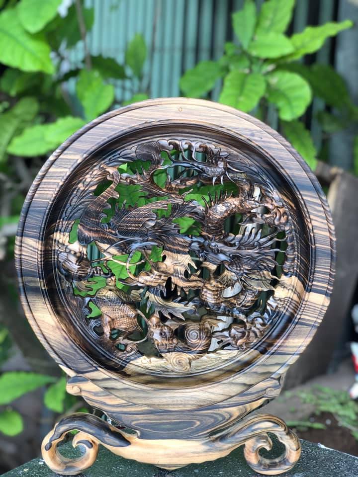 Tranh đĩa Tứ Linh gỗ Mun Hoa hàng đục tay cực kì tinh xảo, sắc nét ( Đĩa 30cm)