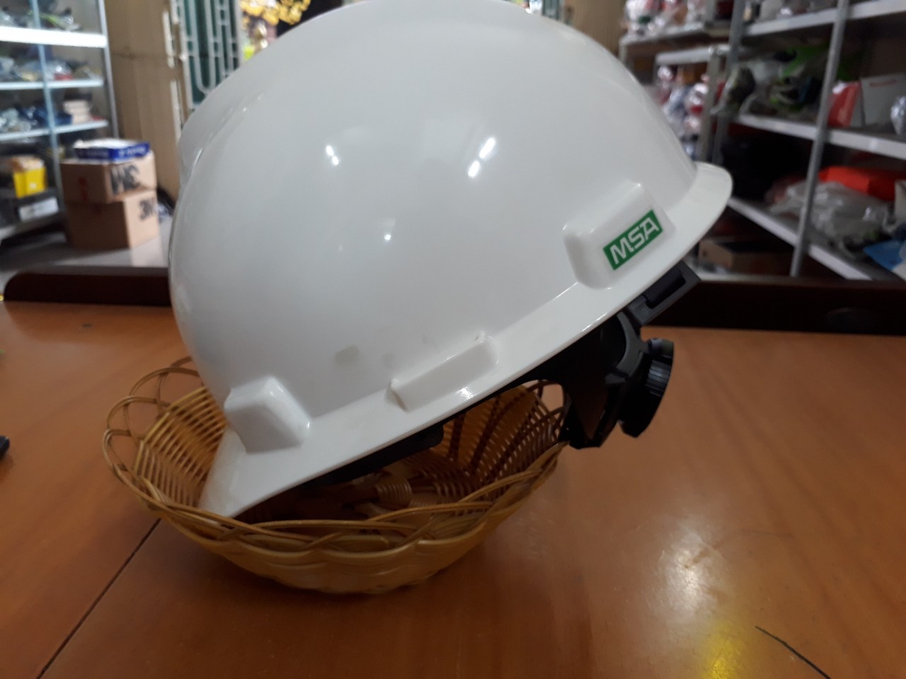 NÓN BẢO HỘ LAO ĐỘNG V-GARD HÃNG MSA - MỸ CÓ CÁC MÀU: TRẮNG, VÀNG, XANH LÁ