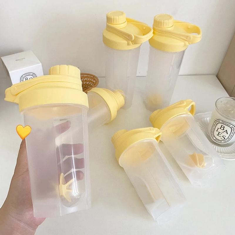 Bình Nước 500Ml/700ml Màu Trơn Dễ Thương Kèm Bóng Khuấy Tiện Dụng Cho Dã Ngoại