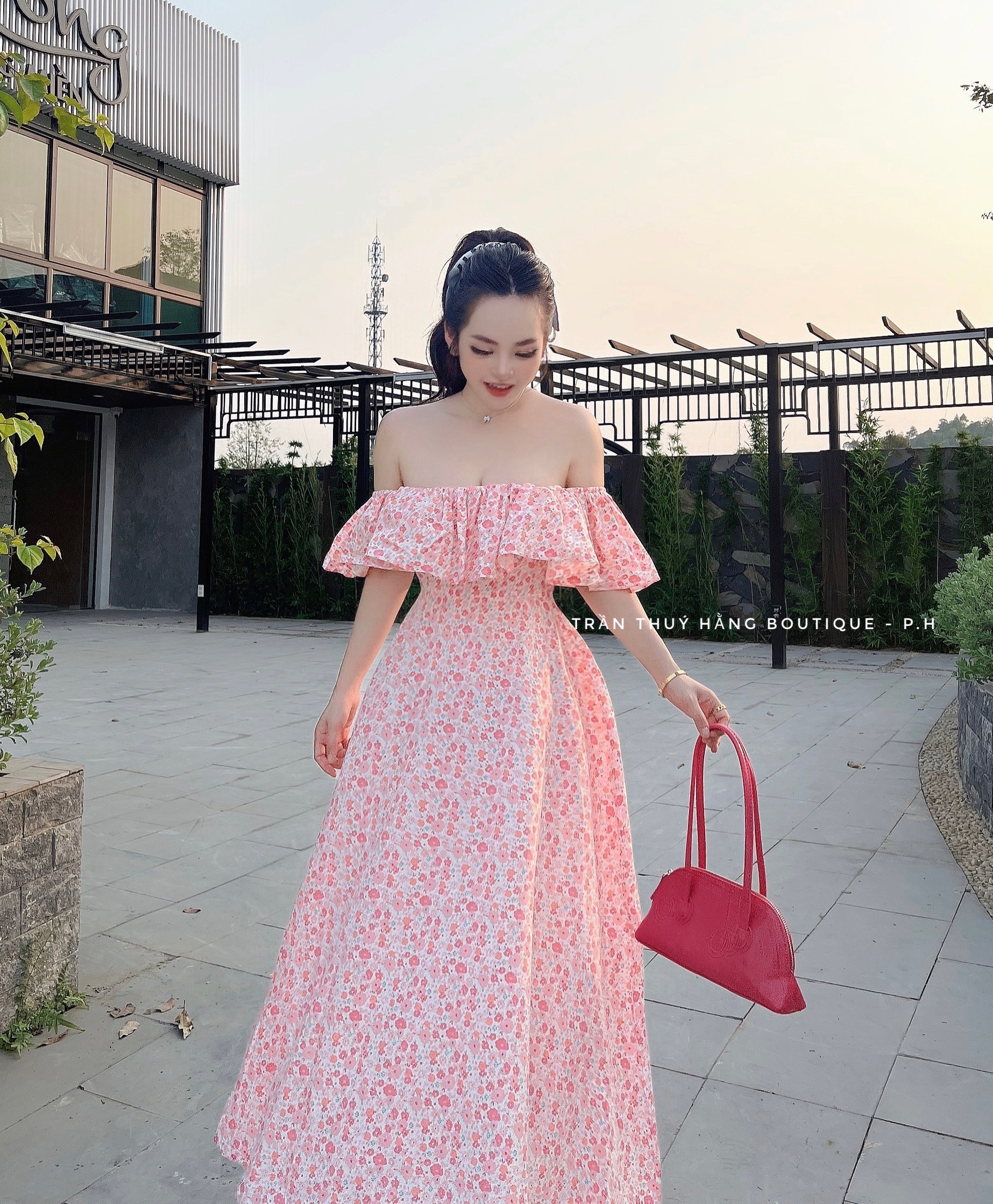 Váy đầm hoa nhí trễ vai dáng dài