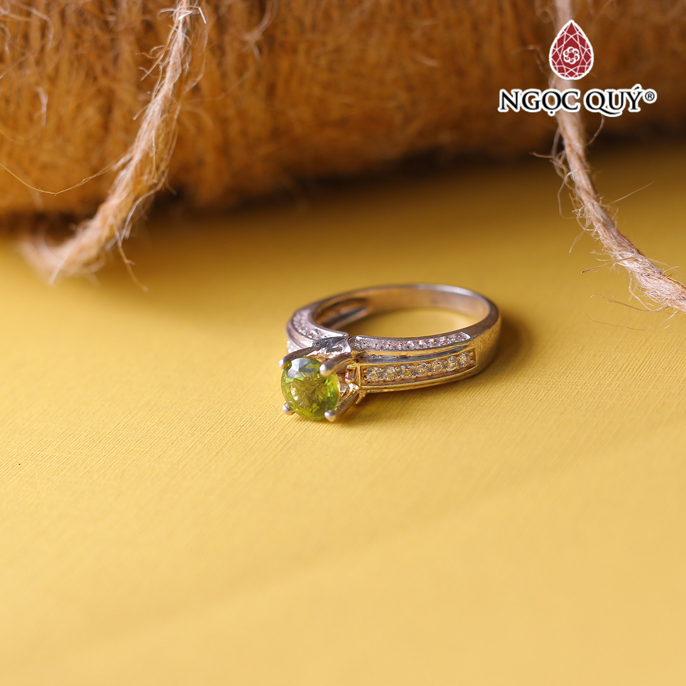 Nhẫn bạc nữ đá peridot đường kính18 mm mệnh hỏa, mộc - Ngọc Quý Gemstones