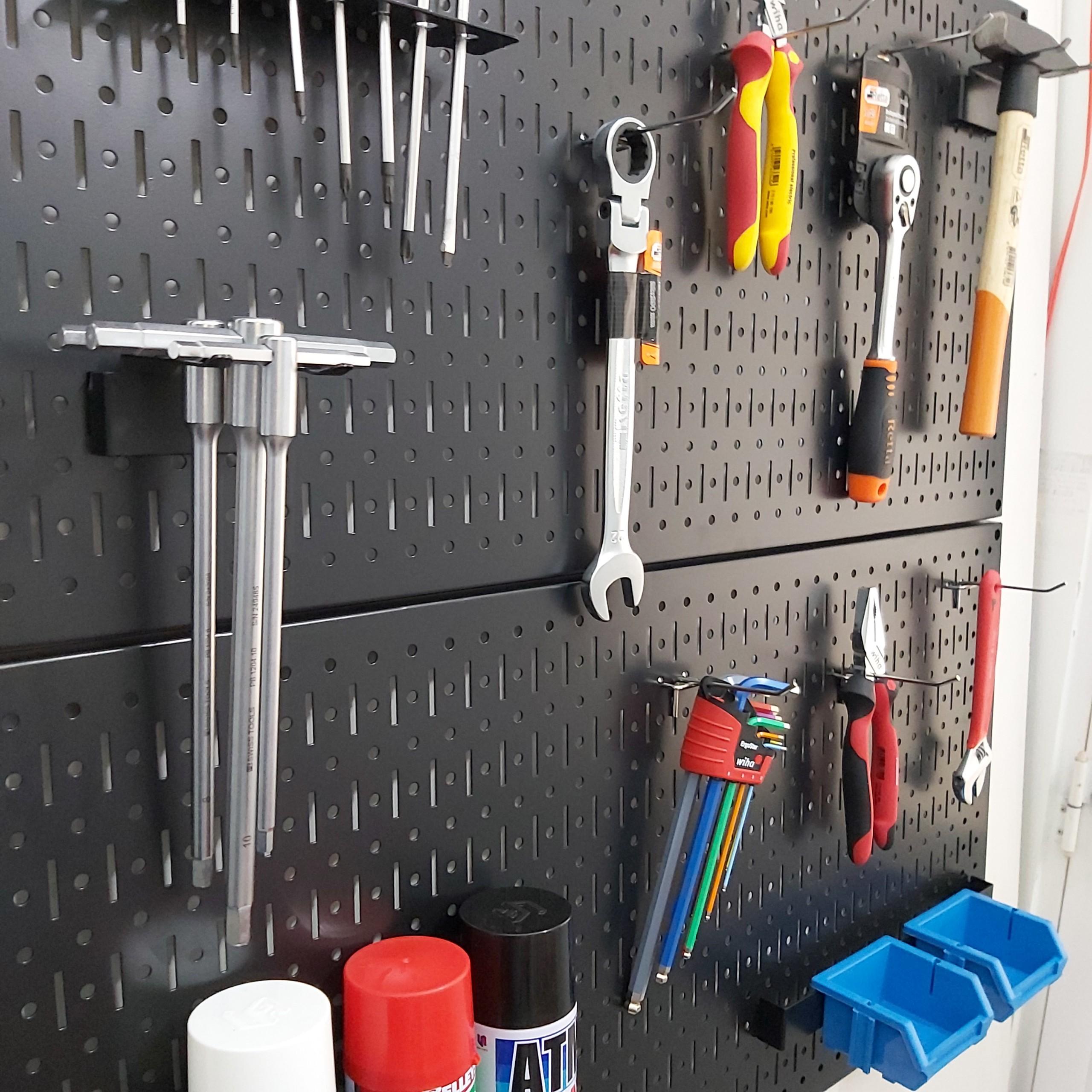 Tấm lưới pegboard đôi màu đen kèm phụ kiện treo tường - 2 tấm