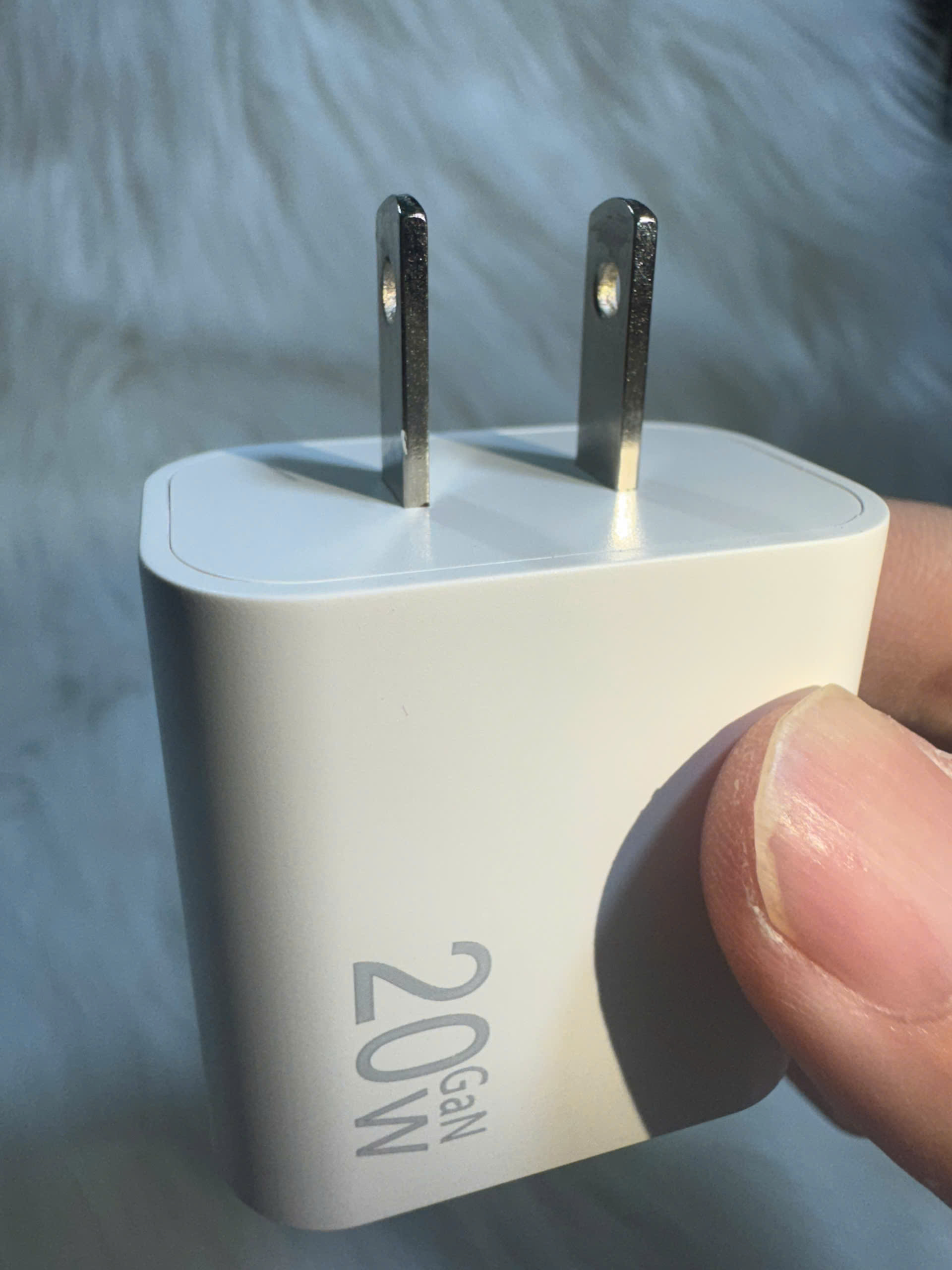 Củ Sạc Nhanh 20W GaN gồm cổng Type-C và USB, Hỗ Trợ QC3.0, Sạc Nhanh, nhỏ gọn, tiện mang theo - Hàng nhập khẩu