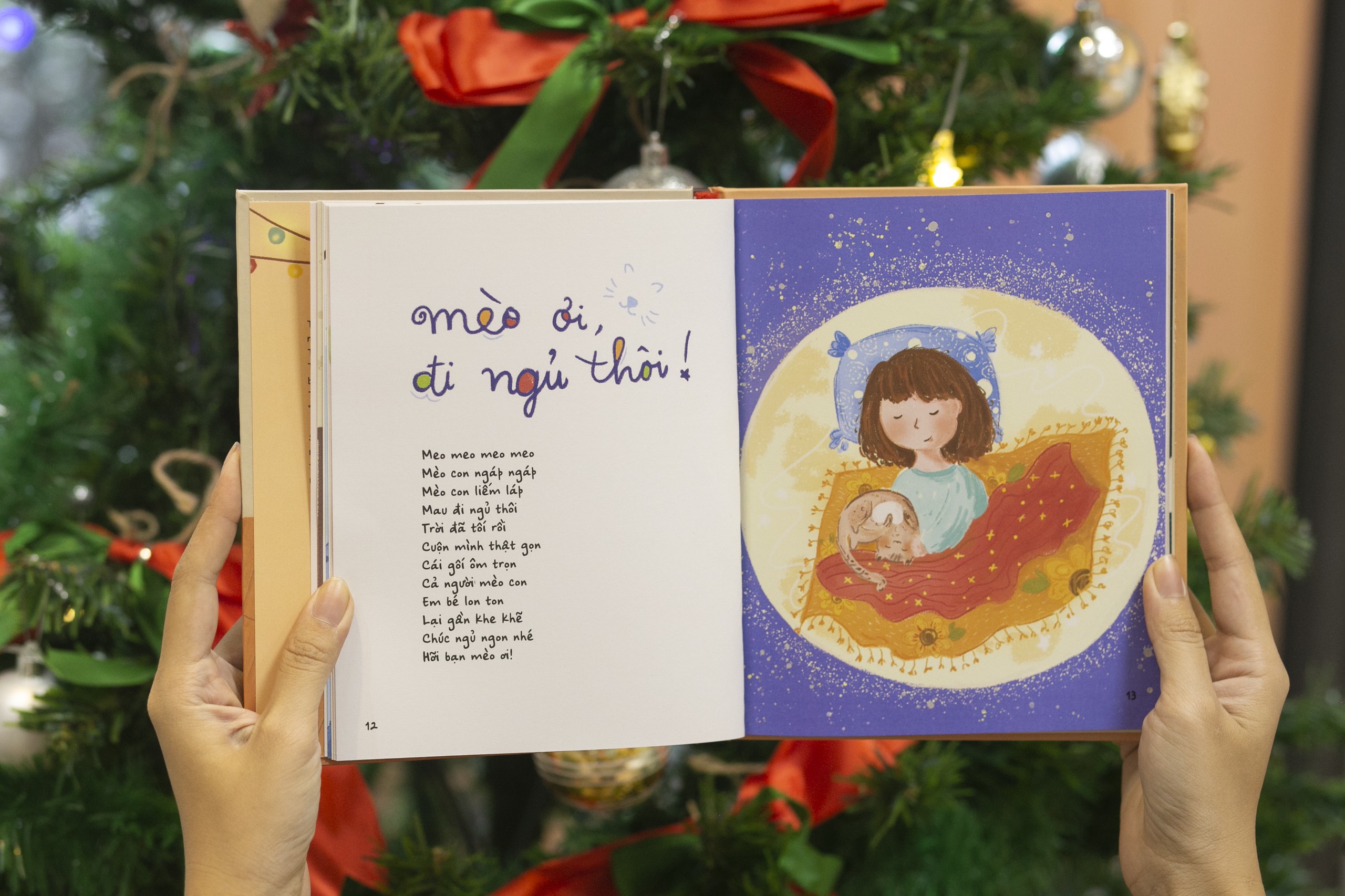 Sách Thơ Ru - Cuốn Đêm Ấm (Bìa cứng, kèm nhạc) - Cho bé trước giờ đi ngủ