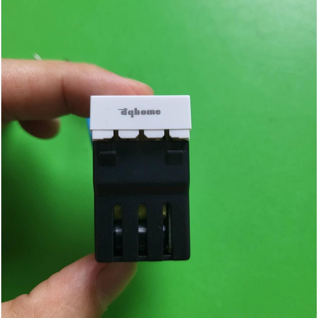 Ổ cắm USB âm tường DQHome ĐQ IW1 2UO W - màu trắng - nhựa PC chịu nhiệt, chịu va đập, không ố màu