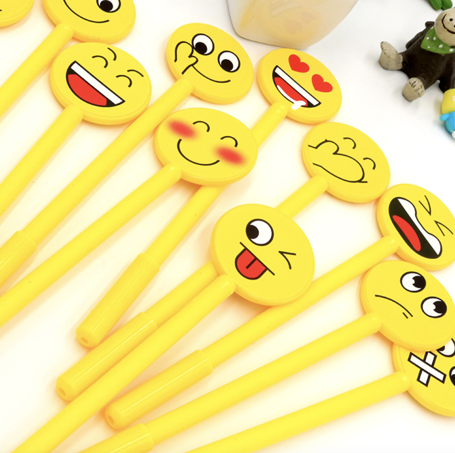 Bút Bi Viết Hình Mặt Cười EMOJI Độc Đáo - Bút Bi Nước Văn Phòng Mực Đen