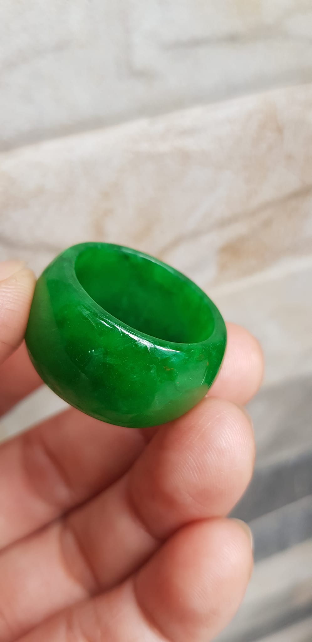 Nhẫn Nam Đá cẩm thạch Xanh tươi bóng đẹp Nhẫn ni 20mm x Cao 14mm x dầy 4mm Hợp nam mệnh mộc mệnh hỏa mệnh Thủy đeo nhẫn ni 20mm đẹp ạ