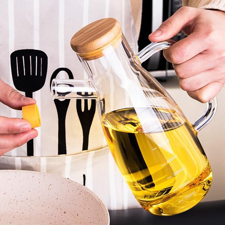 Bình thủy tinh đựng dầu ăn, nước mắm gia vị chia vạch nắp gỗ