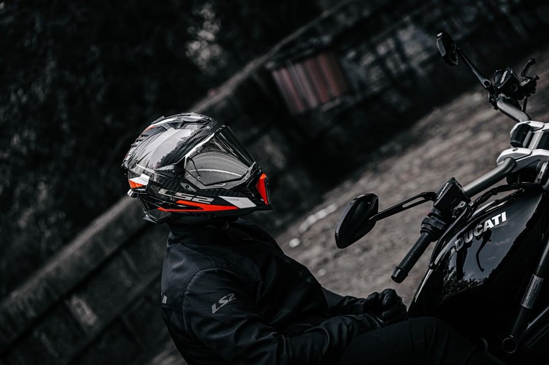 Mũ Cào Cào LS2 MX701 Explorer Carbon