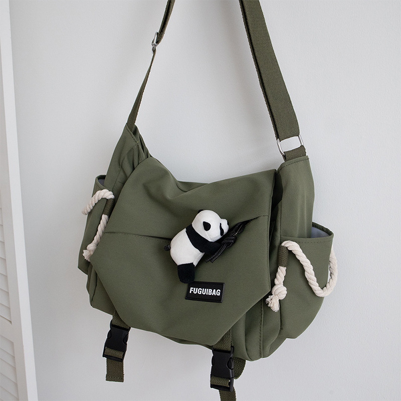 Túi đeo chéo nữ phong cách dễ thương – BEE GEE DCNU1085