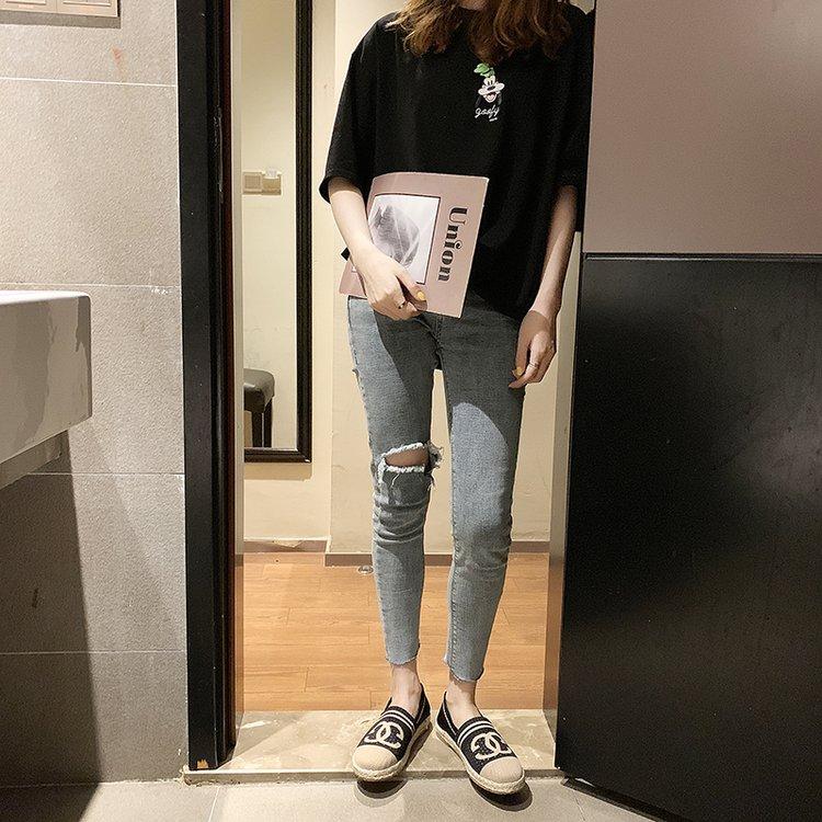 Giày Nữ Đế Bằng Mũi Tròn Thời Trang Cá Tính