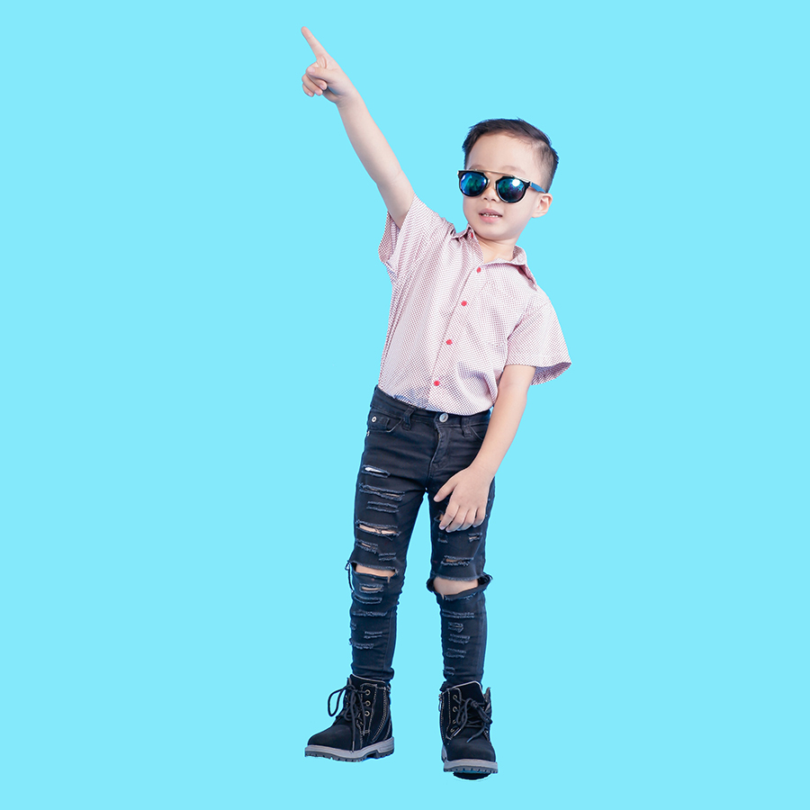 Áo Sơ Mi Tay Ngắn Bé Trai Chấm Đỏ Nút Đỏ Ugether Ukid129