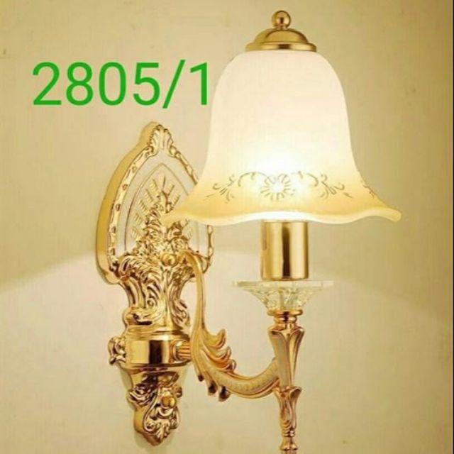 Đèn tường chao thủy tinh to dầy,  ánh sáng đẹp