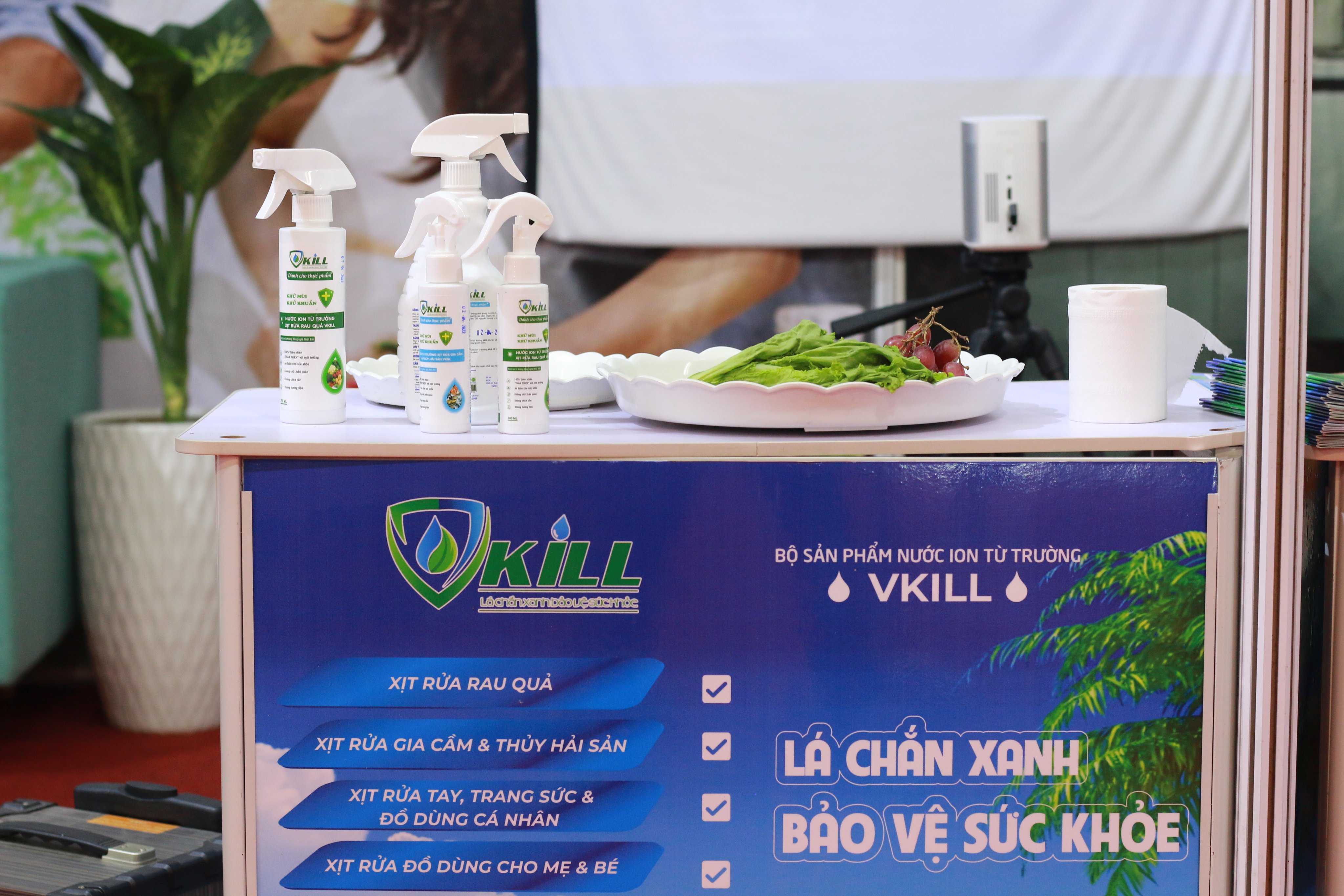 Nước ion từ trường Vkill 1L - Xịt rửa rau quả khử khuẩn thực phẩm tươi sống an toàn mang lại bữa cơm ngon, lành mạnh