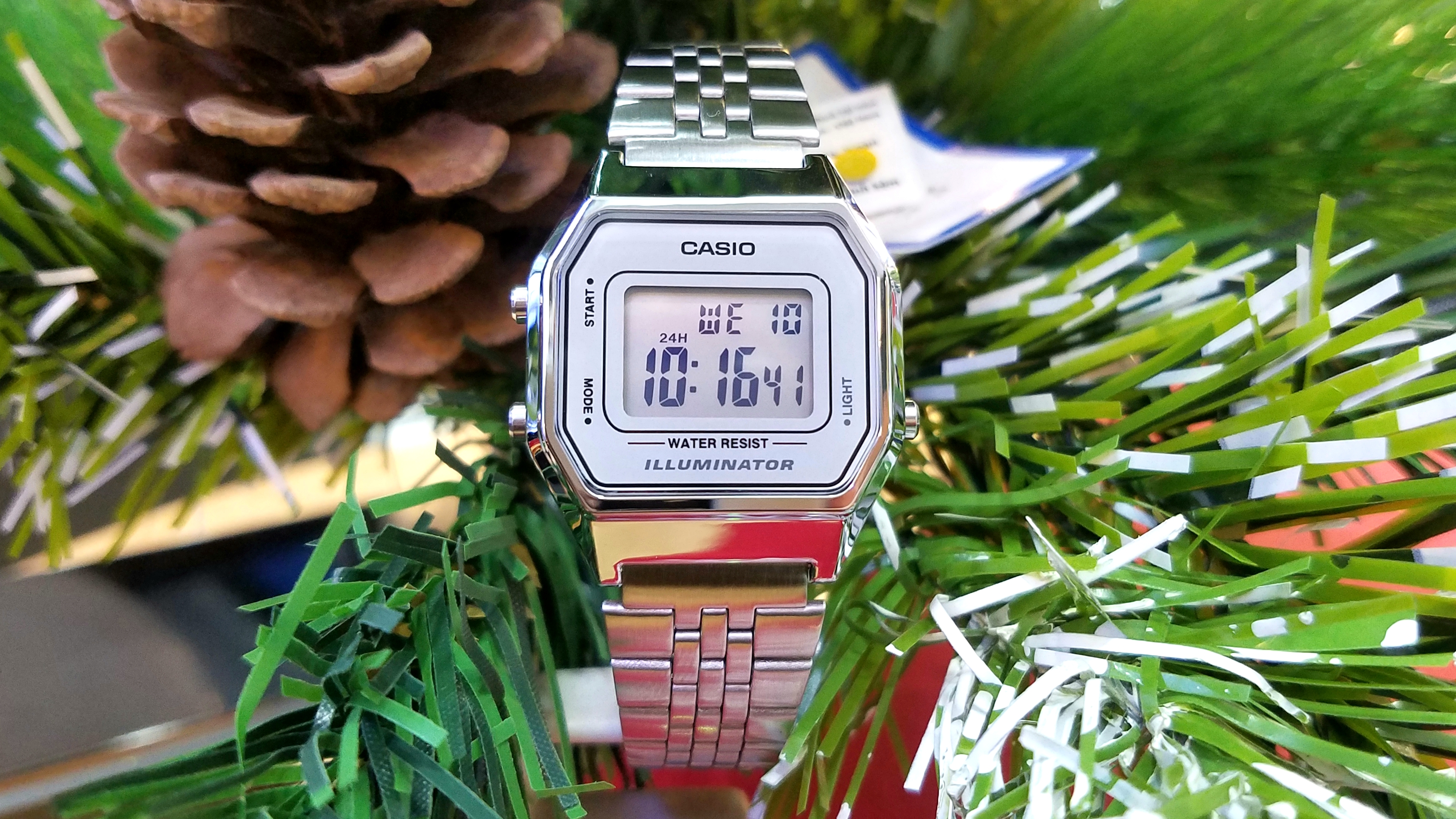 Đồng hồ nữ dây kim loại Casio LA680WA-7DF