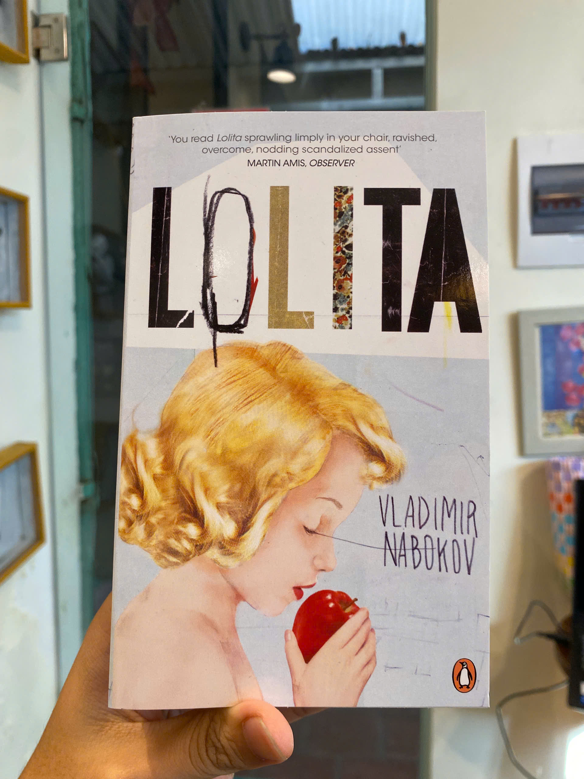 Sách - Lolita by Vladimir Nabokov | Classics Fiction / Russia Literature / Ngoại văn Nhập khẩu