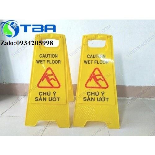 Biển chữ A màu vàng cao cấp khu vực ''CHÚ Ý SÀN ƯỚT''