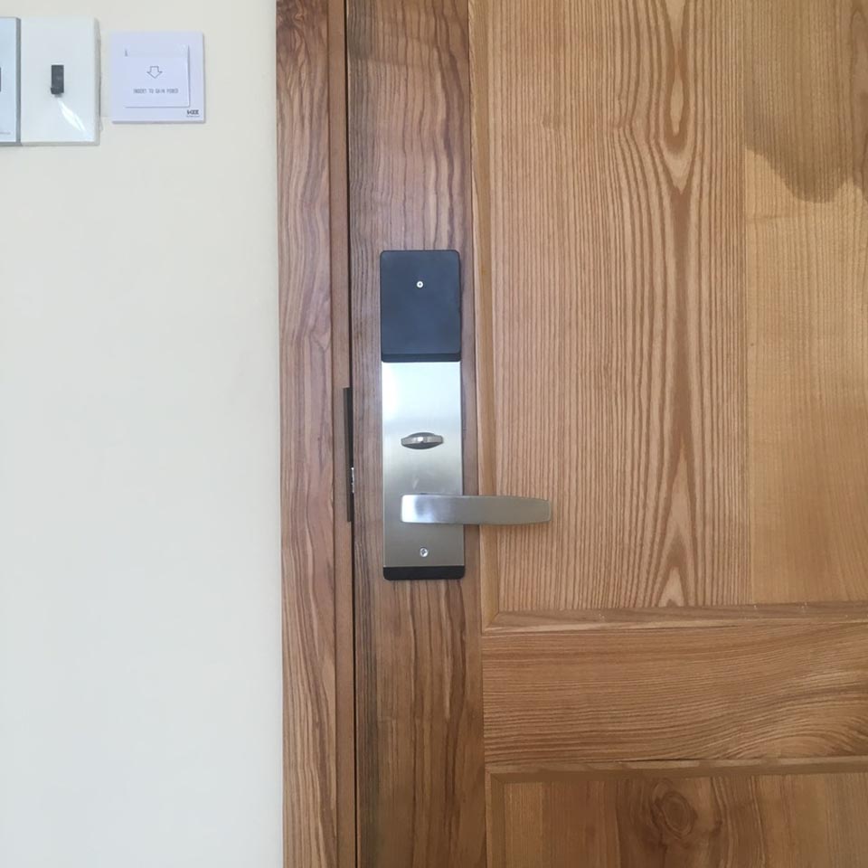 Khóa thẻ từ ELI-811 Dùng cho khách sạn