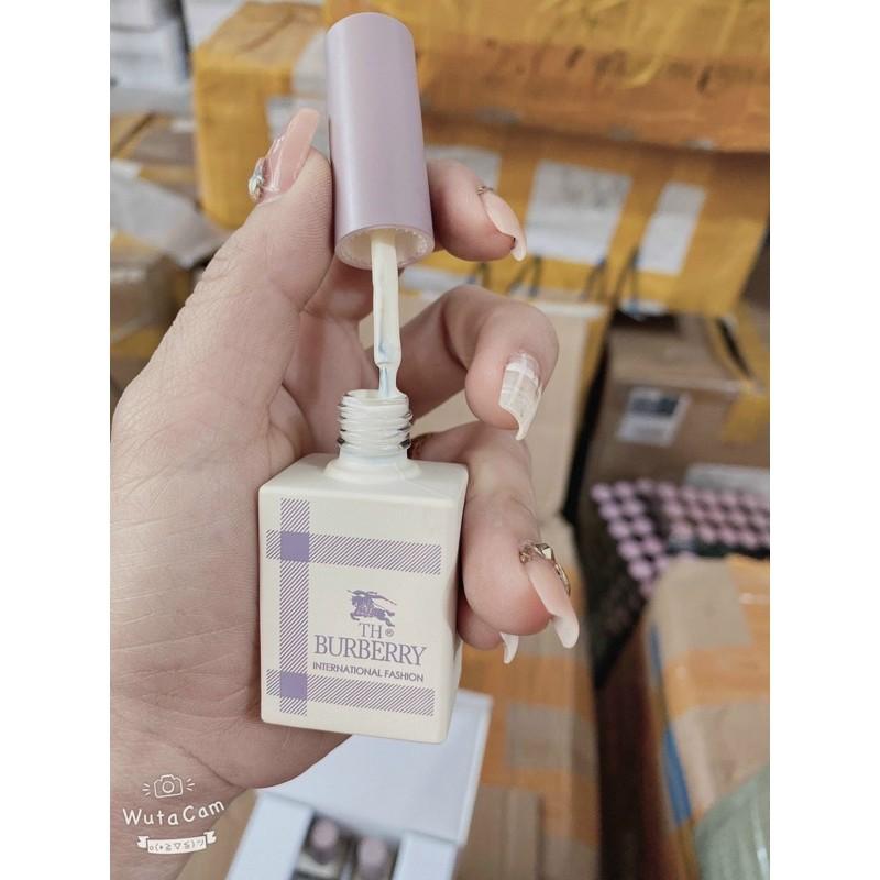 Sơn BURBERRY lẻ 1 chai màu trắng sữa ,lên màu chuẩn đẹp,sơn đậm đặc