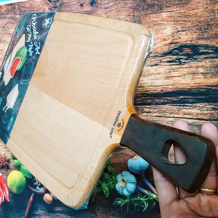 THỚT GỖ BEECH CHỮ NHẬT CAO CẤP có tay cầm Kt 25cx43cm. Dụng cụ nhà bếp được Kiểm nghiệm và chứg nhận bởi VSATTP AN TOÀN