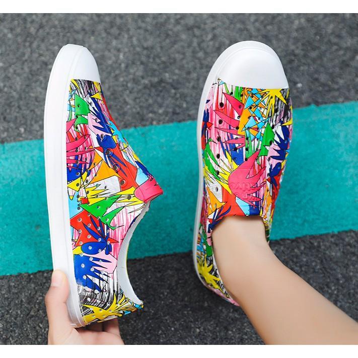 Giày Native nam nữ thời trang , giày đi biển native , đi mưa chất liệu xốp siêu nhẹ mẫu mới