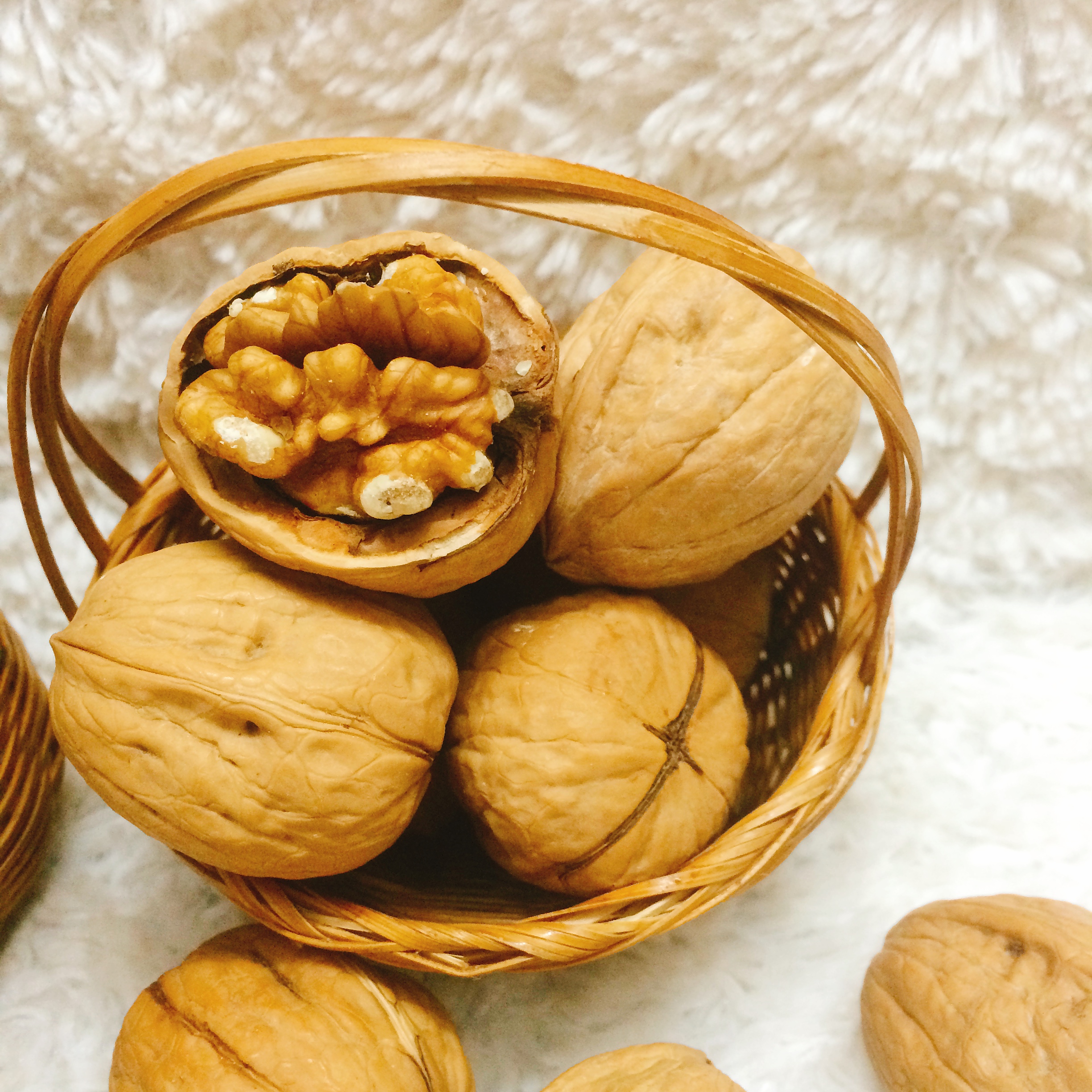 Hạt Óc Chó Mỹ nguyên vỏ  Bịch 500g