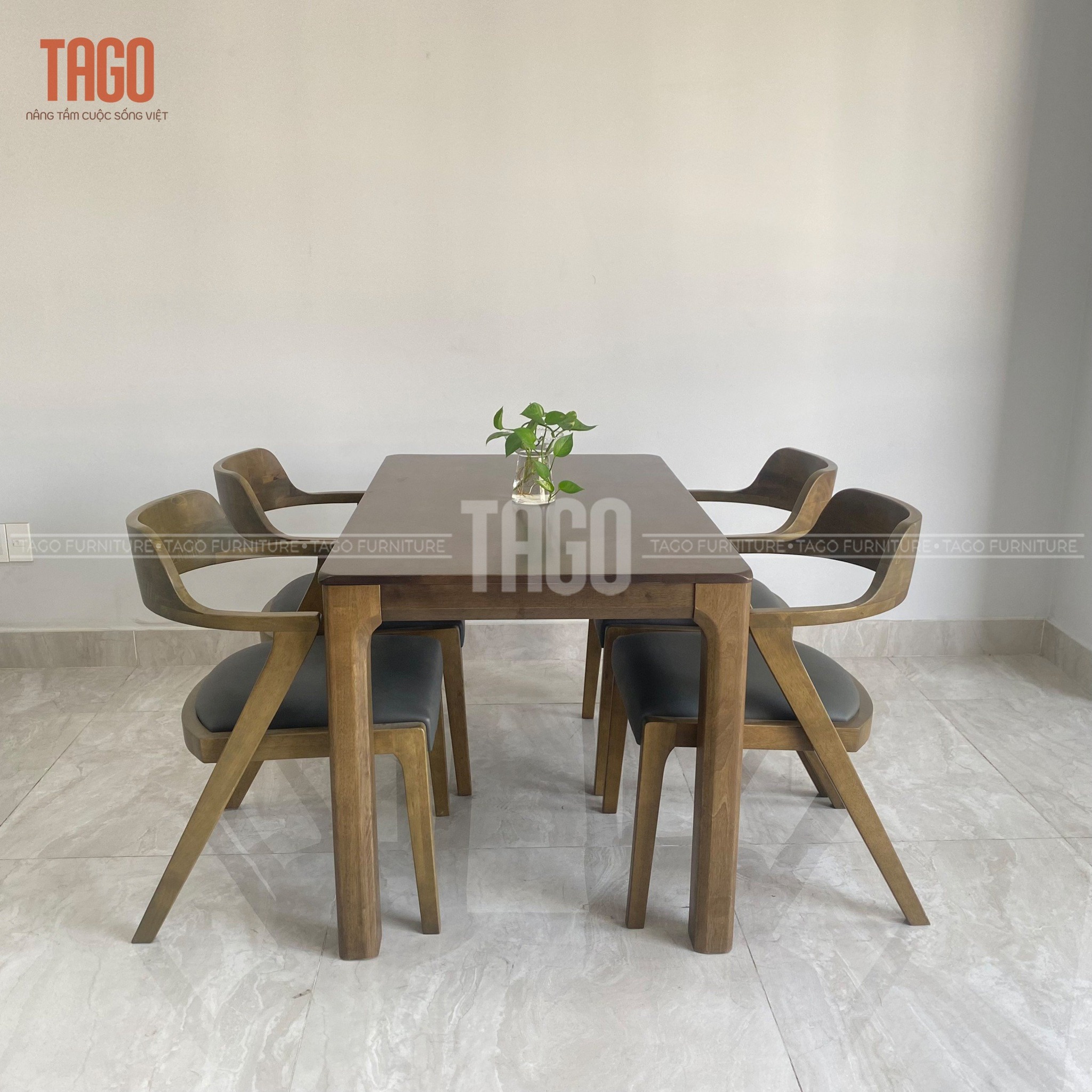 Bộ Bàn Ăn Saint 1m35 4 Ghế