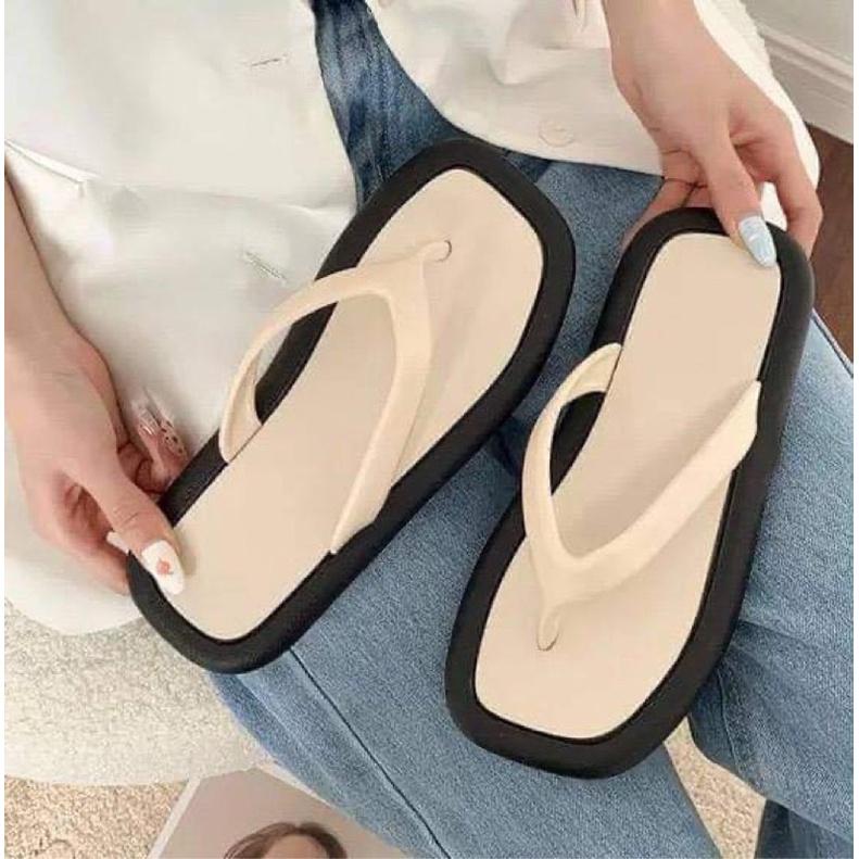 Dép Xỏ Ngón Mũi Vuông Đế Bằng Màu Đen Trắng Siêu Hot