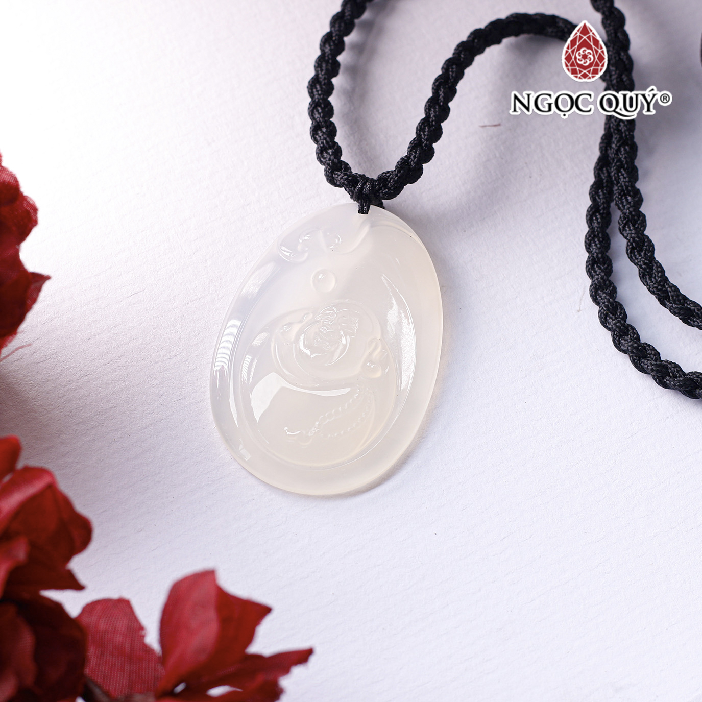 Mặt dây chuyền khắc hình Phật Di Lặc đá mã não trắng mệnh thủy, kim - Ngọc Quý Gemstones