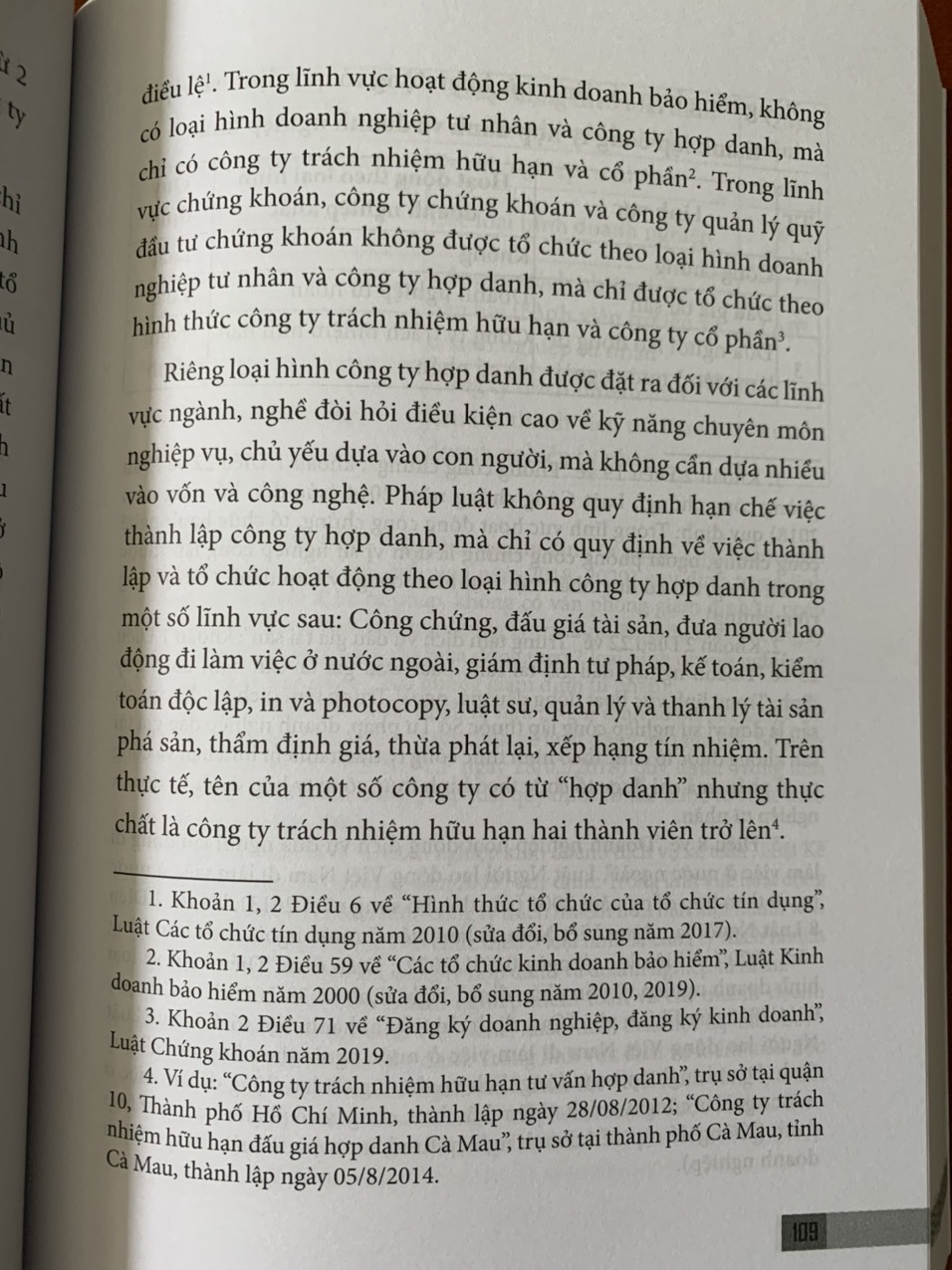 Sách Combo Kinh Doanh Sành Luật Và Cẩm Nang Pháp Luật Ngân Hàng Nhận Diện Những Vấn Đề Pháp Lý (Luật Sư Trương Thanh Đức - Trọng Tài Viên VAIC)