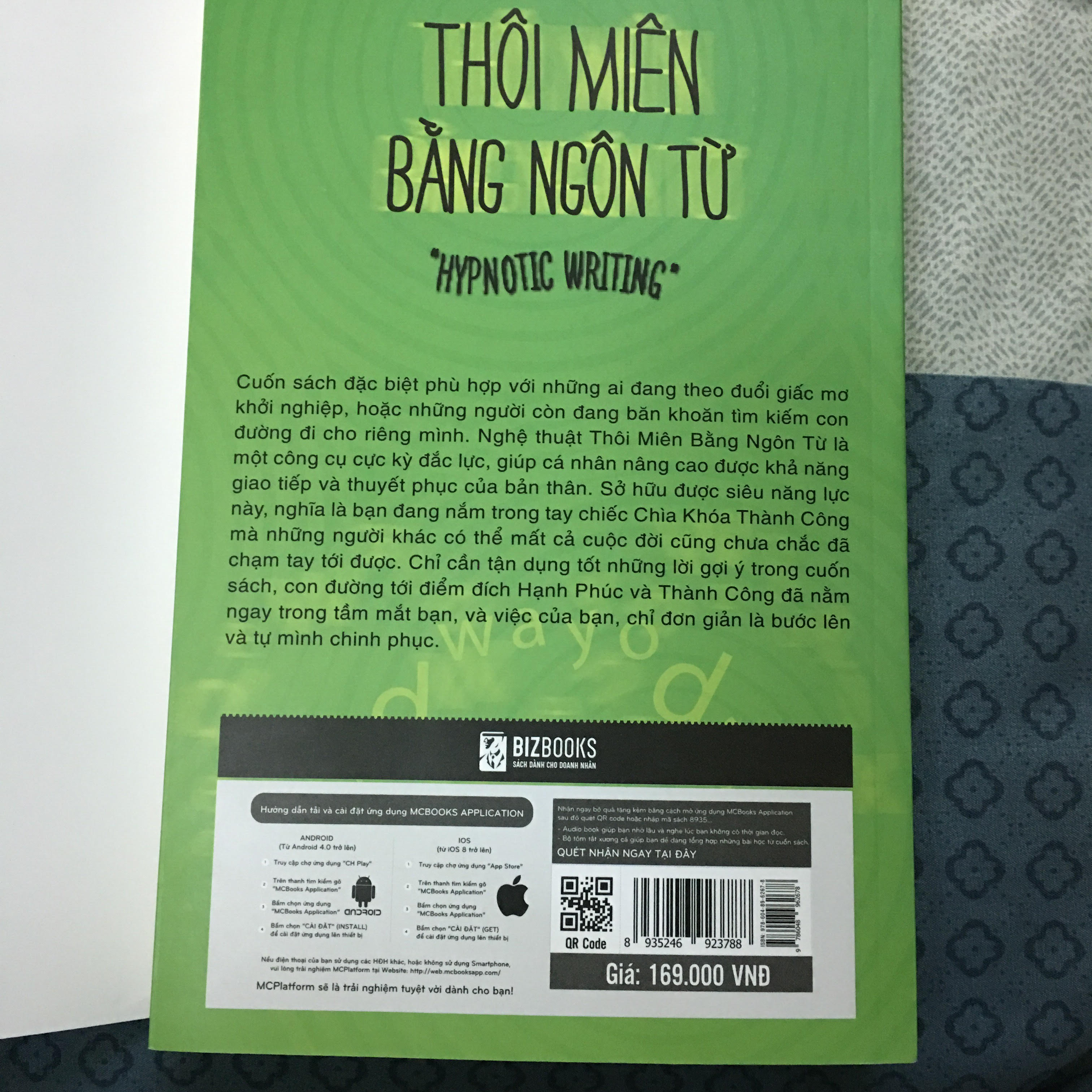 Thôi Miên Bằng Ngôn Từ ( tái bản 2018 ) tặng kèm 1 bookmar hình ngẫu nhiên như hình